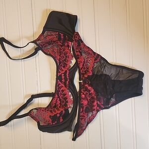 La Senza bra and panties set sexy under breast cutout medium nwot